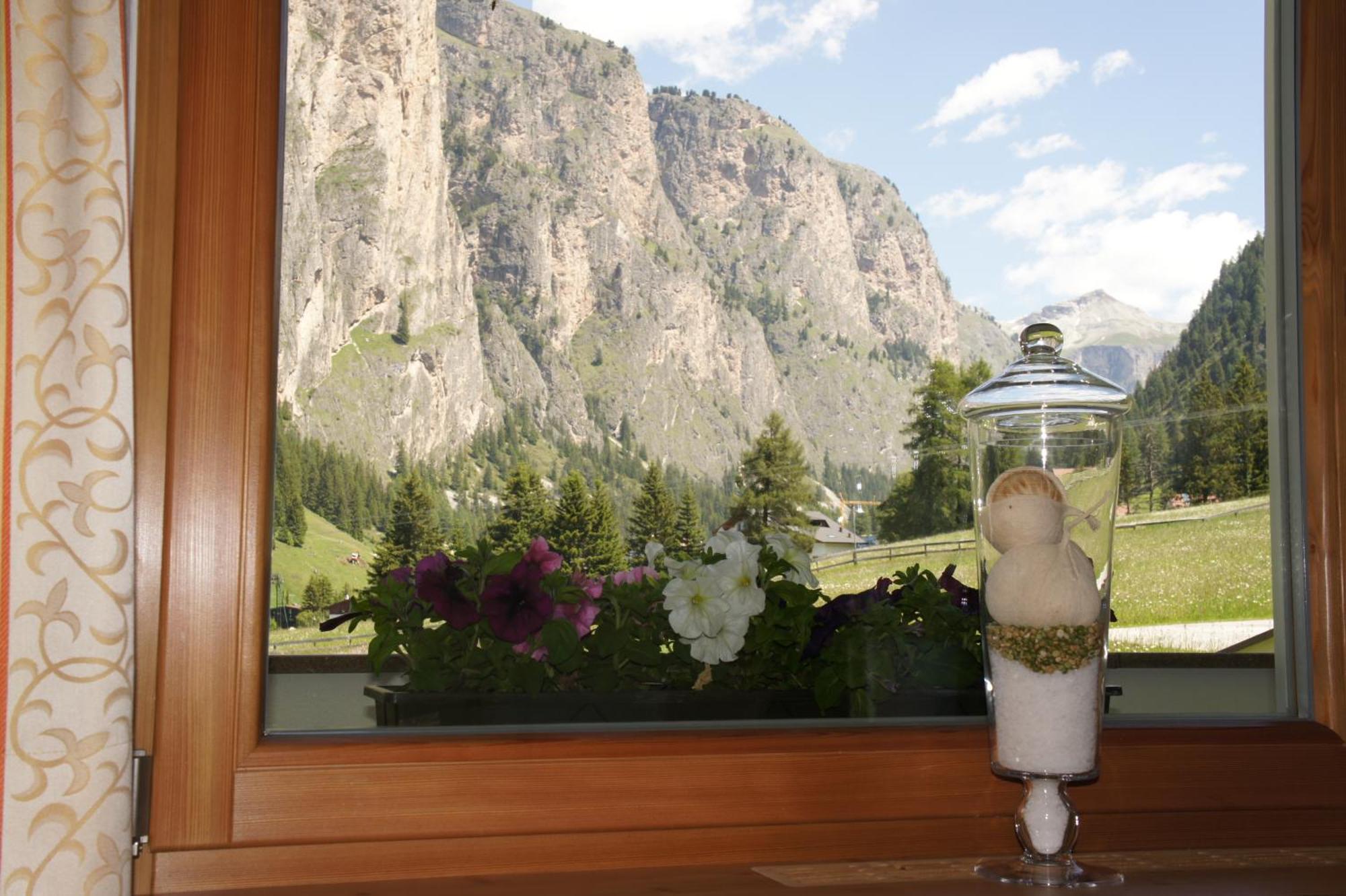 Garni Hotel Bel Vert Selva di Val Gardena Exterior photo